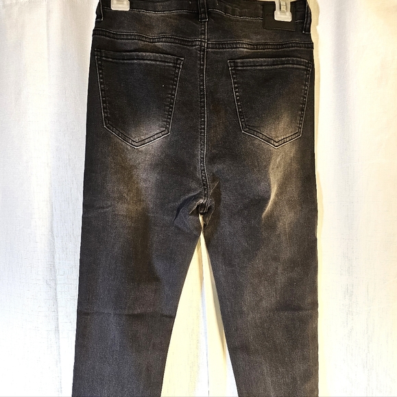 2/$20 Nwt ABEL STORY+ CO sz 7 Distressed Jeans - Picture 6 of 10